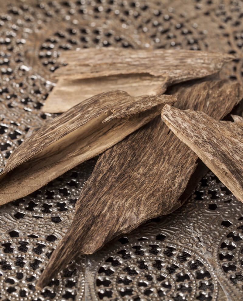 oud wood chips